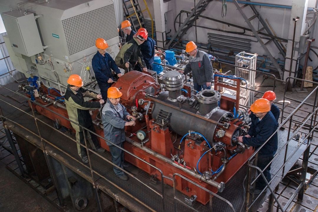 Сборка центробежной компрессорной установки 2ГЦ2-54/26-34 в цехе (заказчик - ПАО «Татнефть»)